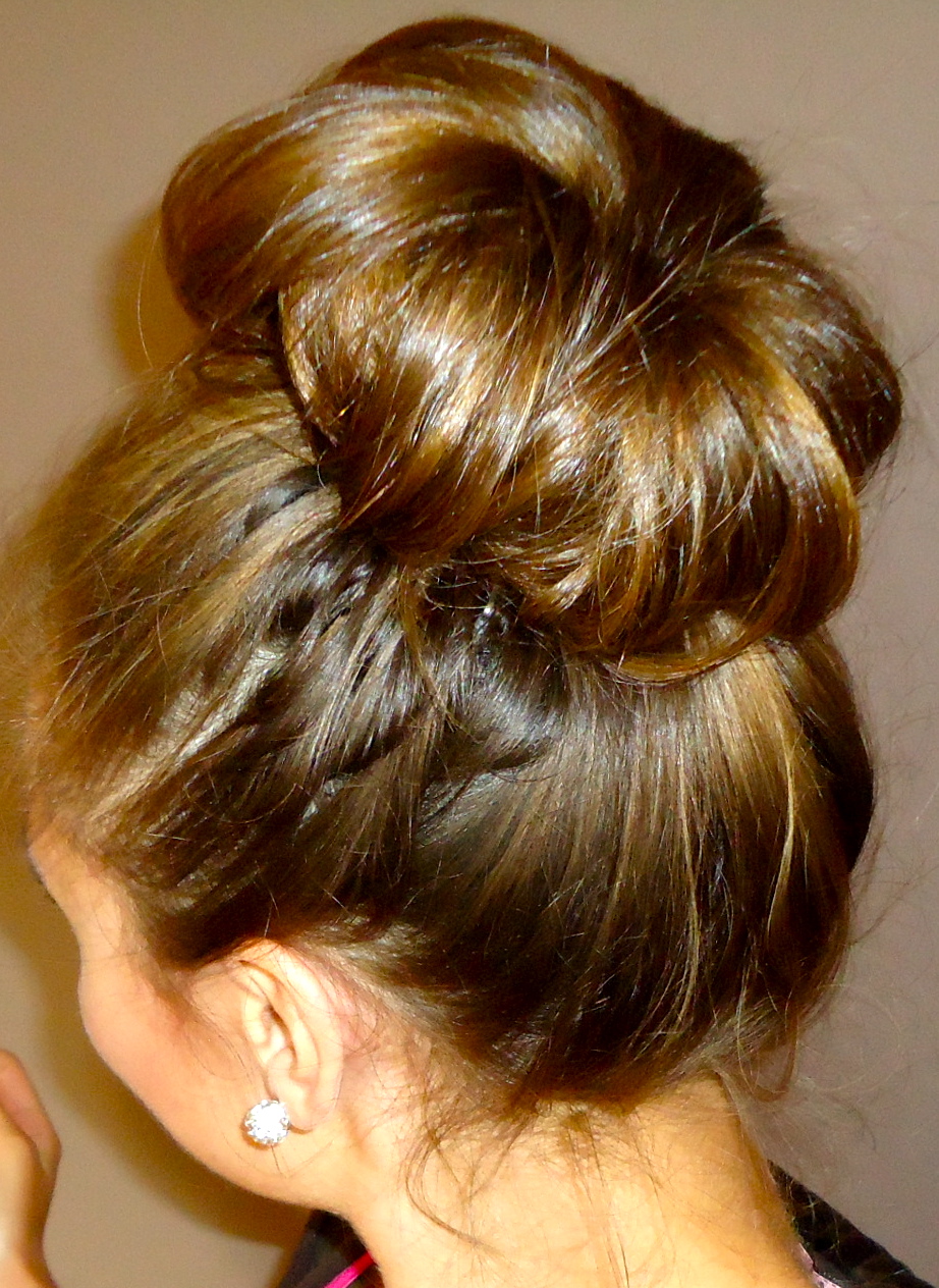 Princess Juicy T How to do a sock bun ♥