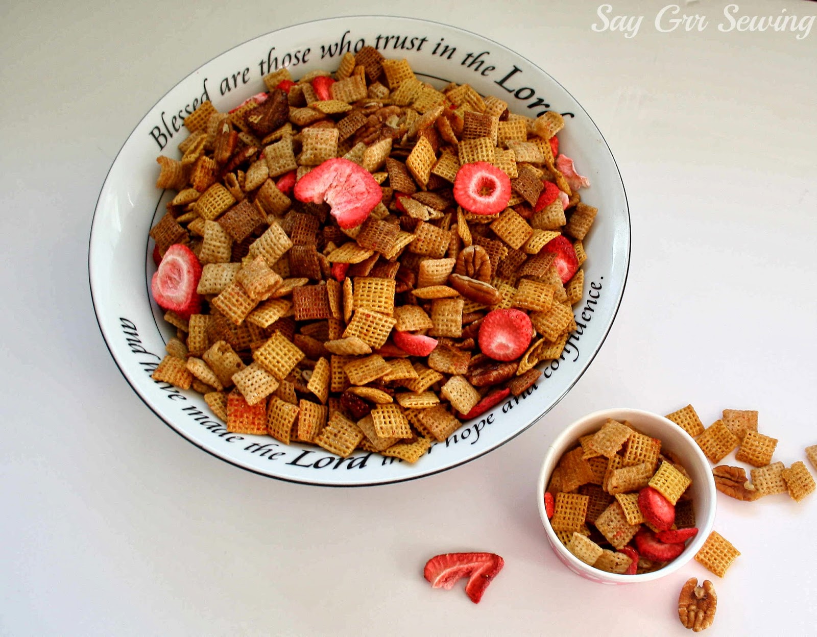 Say Grr Sewing StrawberryMaple Chex Mix
