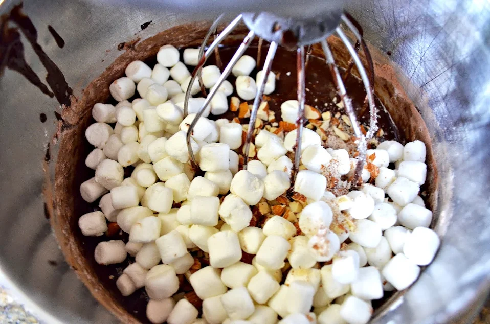 Chewy-Brownies-With-Marshmallows-And-Almonds-Marshmallows-Nuts.jpg