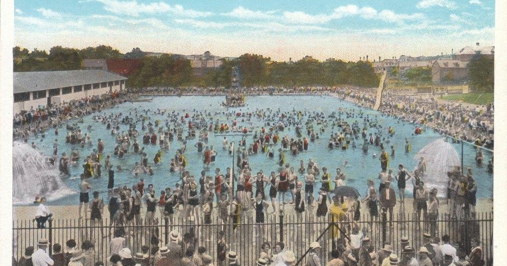 Swimming Pool postcard Community swimming pool, Farquhar Park, York