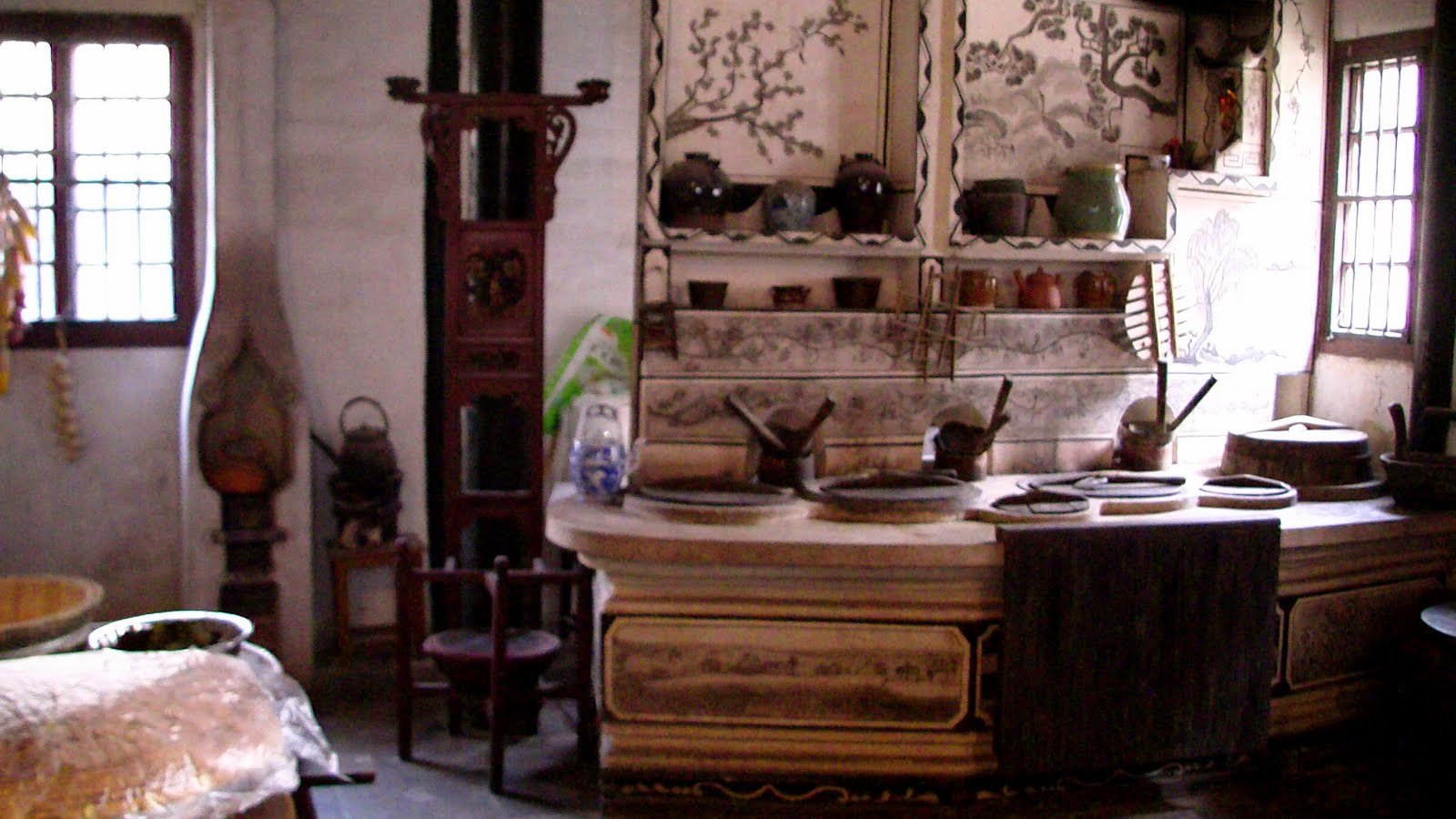 Traditional Chinese kitchen | Chinese kitchen, Traditional interior