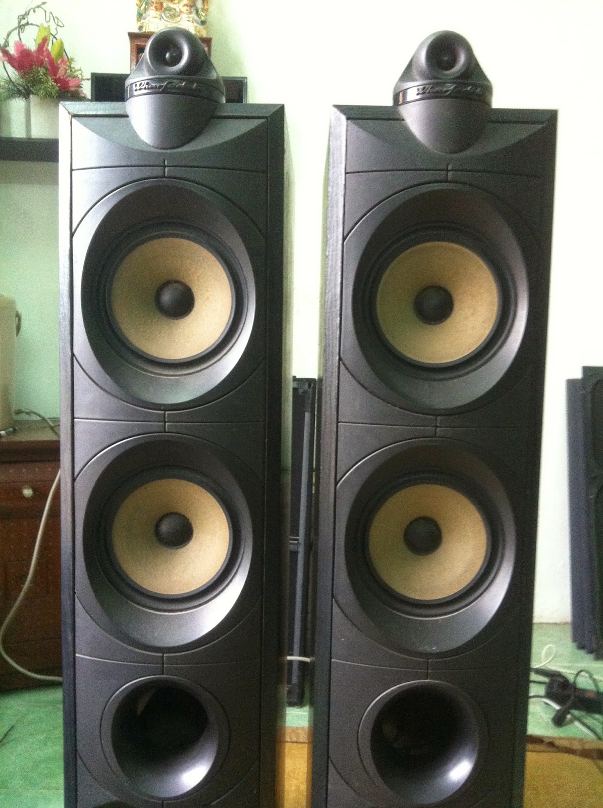 Mặt trước loa Whafedale modus one three Mặt trước loa Whafedale modus one three