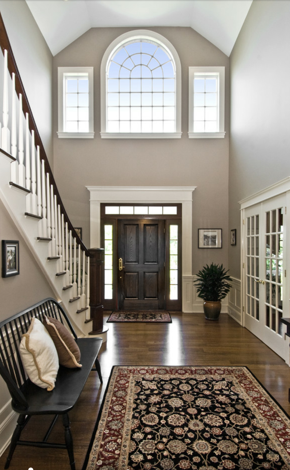 Gabilio Home And Garden Elegant Entrance Lobby