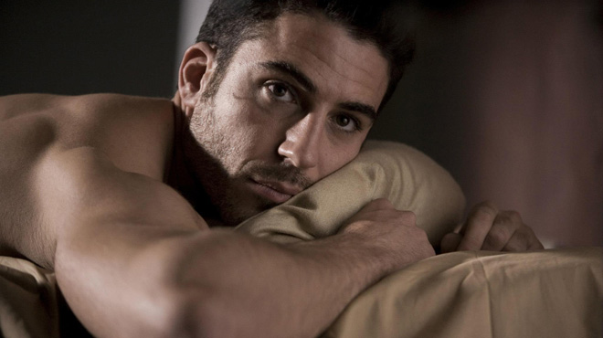 miguel-angel-silvestre-lito-sense8-netflix-bed.jpg
