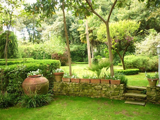 Old Tuscan Style Gardens