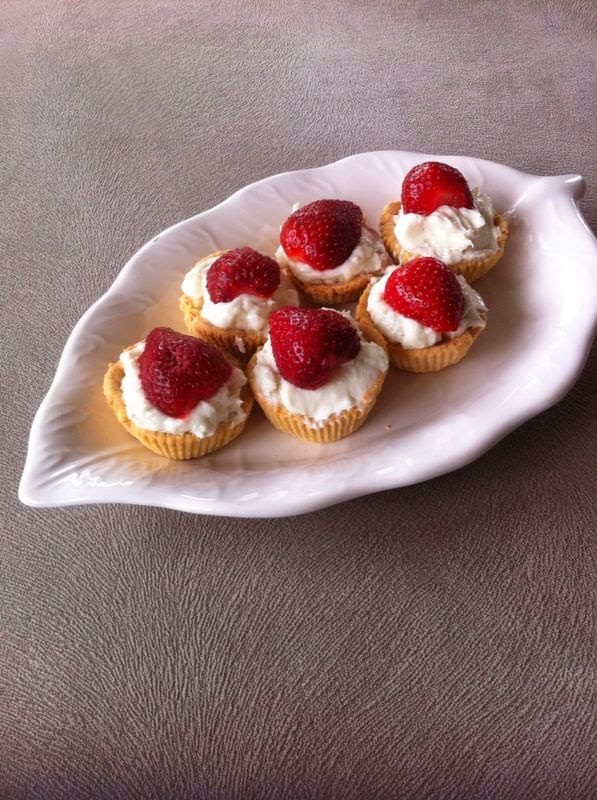 kahve kokusu ÇİLEKLİ TARTLAR