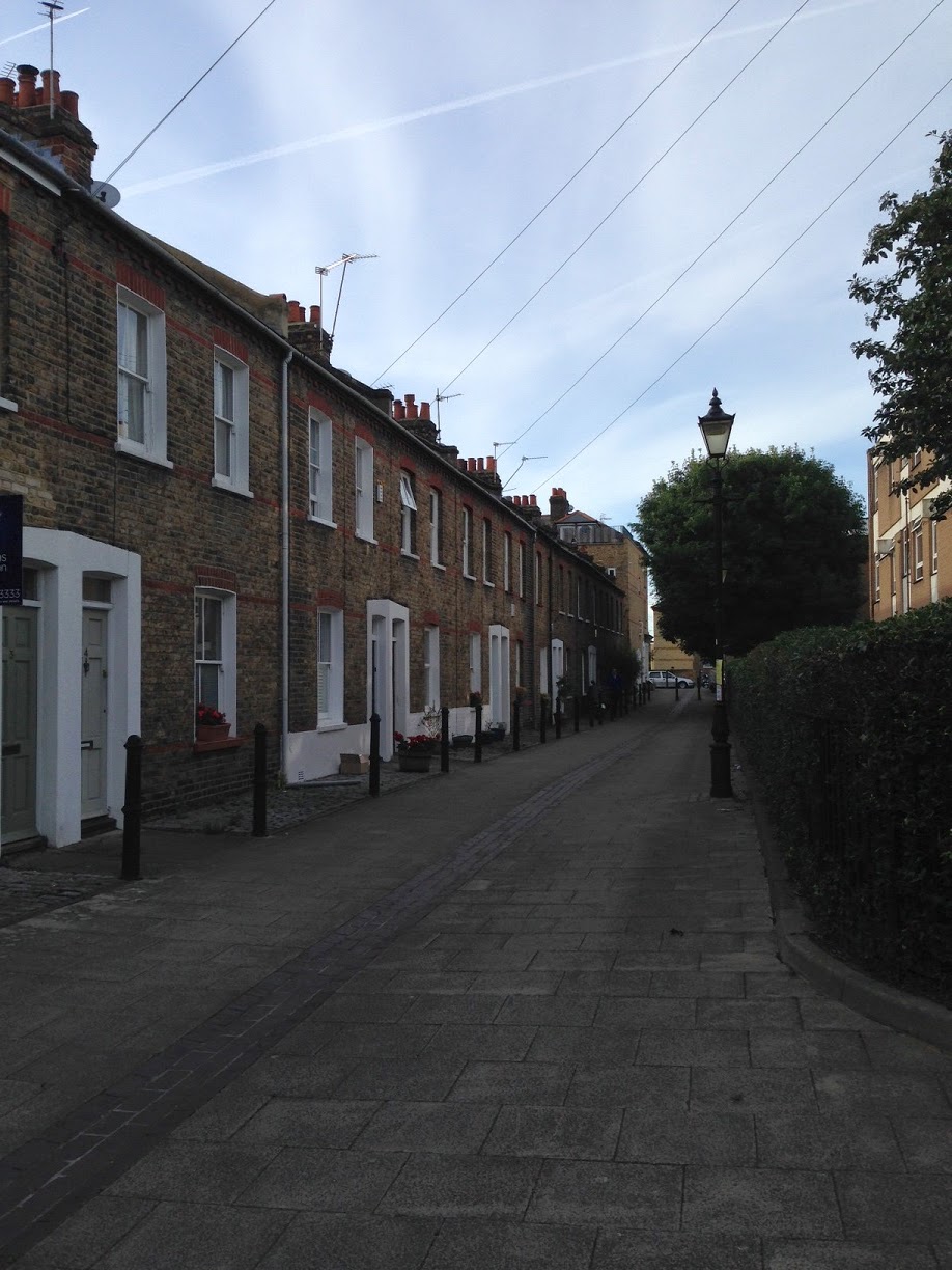 An Urban Wander around Putney In Search of Space