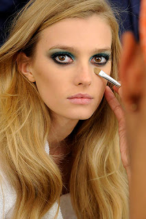 Very Light Smokey Makeup Very Light Smokey Makeup