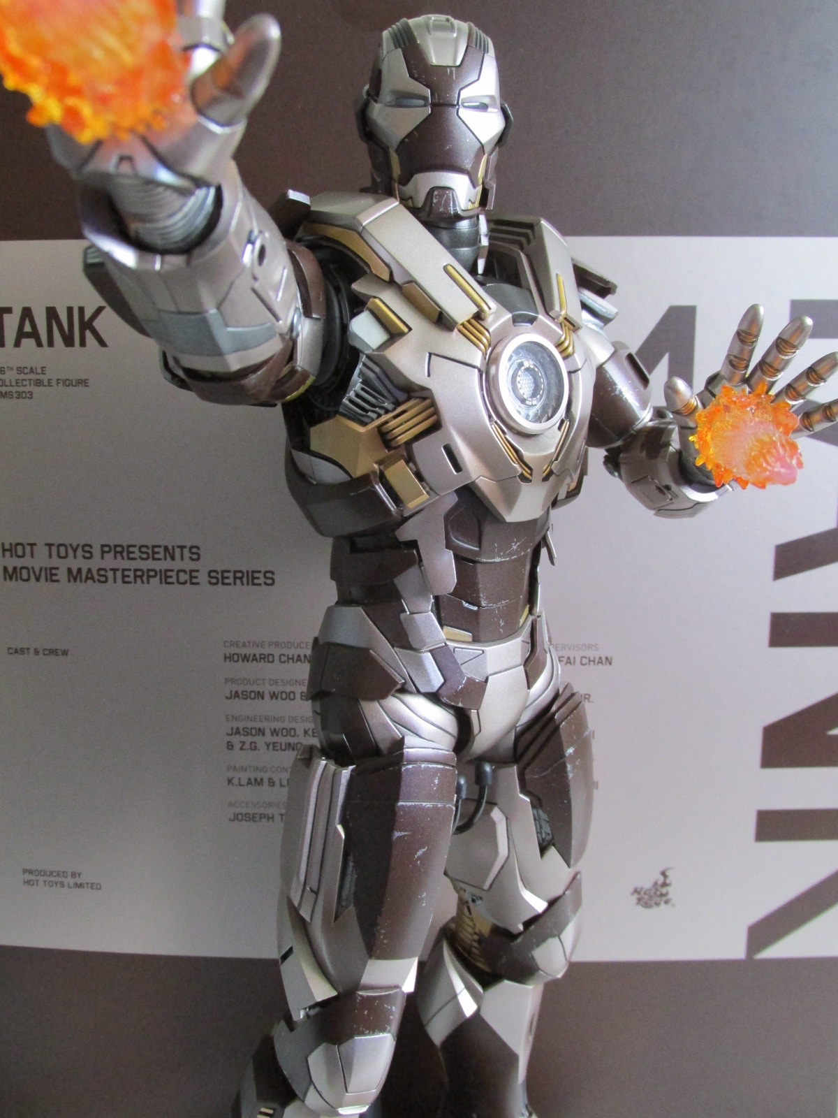 hot toys iron man tank