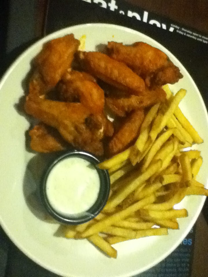 ALL THINGS WINGS Wing Reviews Dave & Buster's Pittsburgh's Waterfront