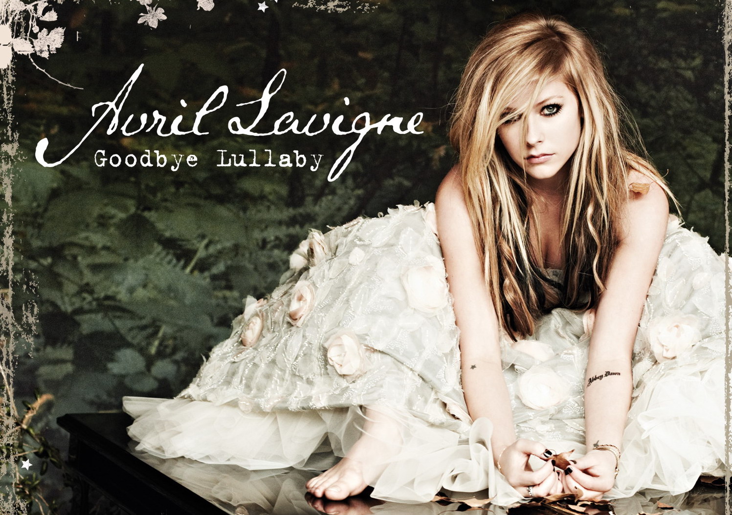 http://2.bp.blogspot.com/-IJcSV3jW1x8/TbbN1zW0utI/AAAAAAAAABE/CpQUNJnX7PM/s1600/1292534513_avril_lavigne_goodbye_lullaby.jpg