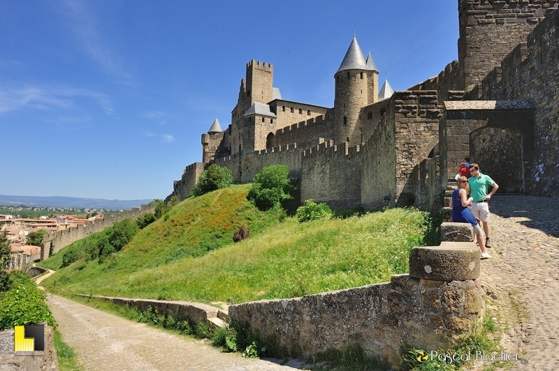 l'entrée ouest par la porte de l'Aude cité de Carcassonne l'entrée ouest par la porte de l'Aude cité de Carcassonne photo blachier pascal