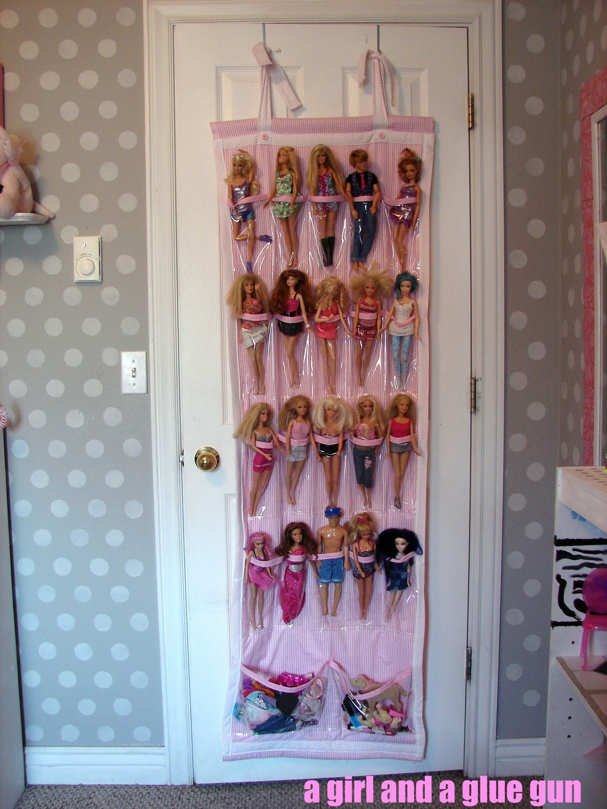 A girl and a glue gun: barbie organizer
