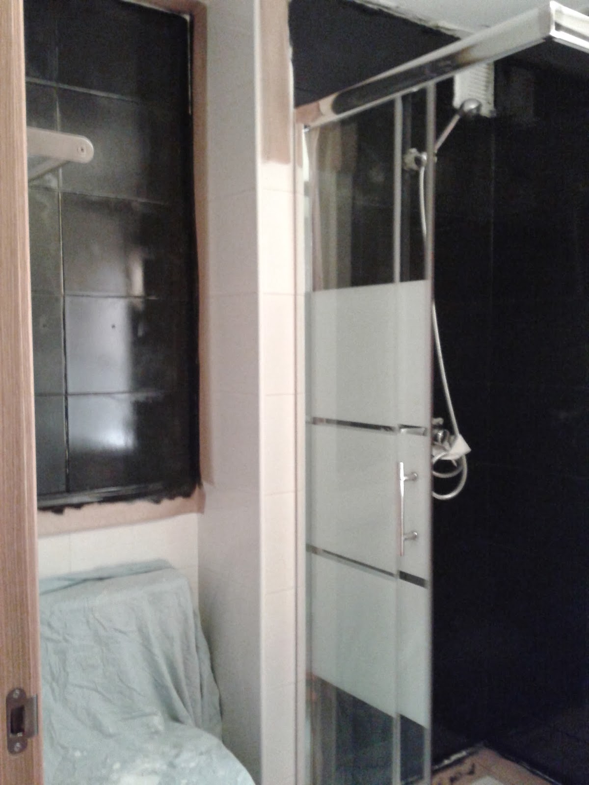 LACASACONCHANCLAS: COLOR EN UN CUARTO DE BAÑO PEQUEÑO