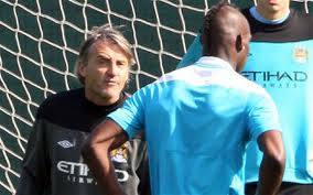 Roberto Mancini habla de la discusión con Balotelli Roberto Mancini habla de la discusión con Balotelli
