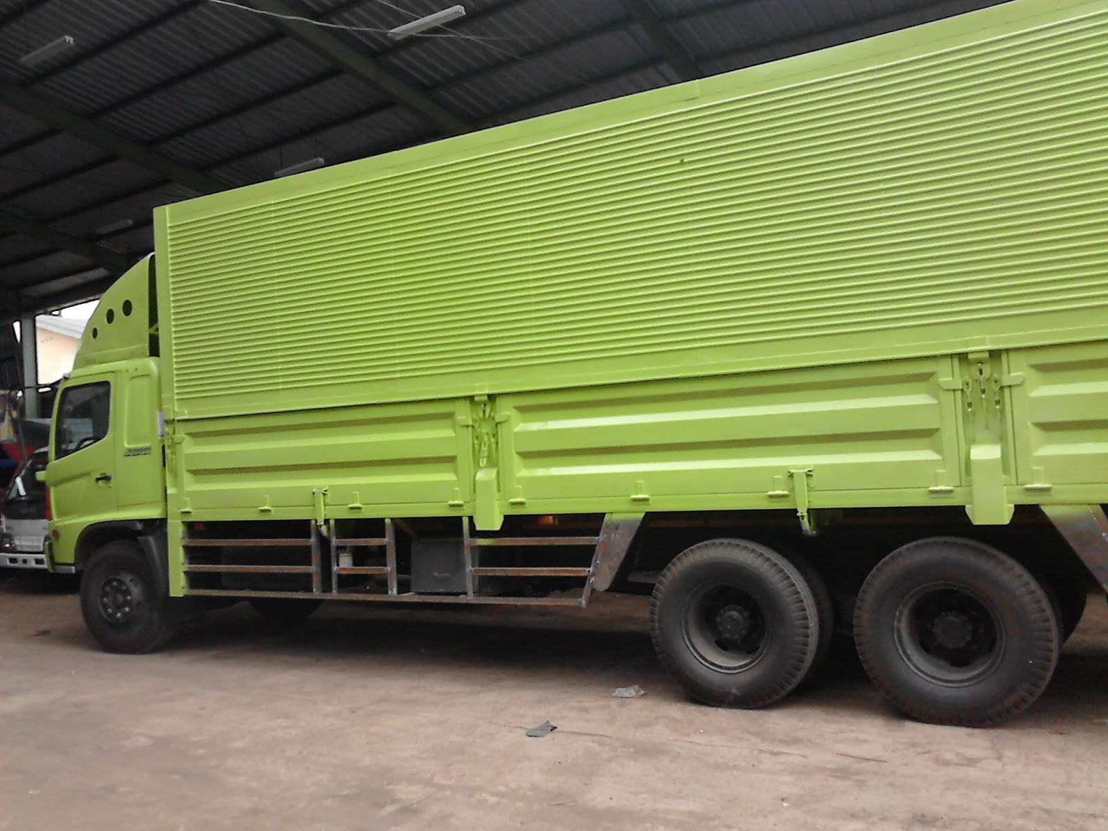 Jasa Angkutan Truk WingsBox Jakarta Surabaya Jasa Persewaan Angkutan