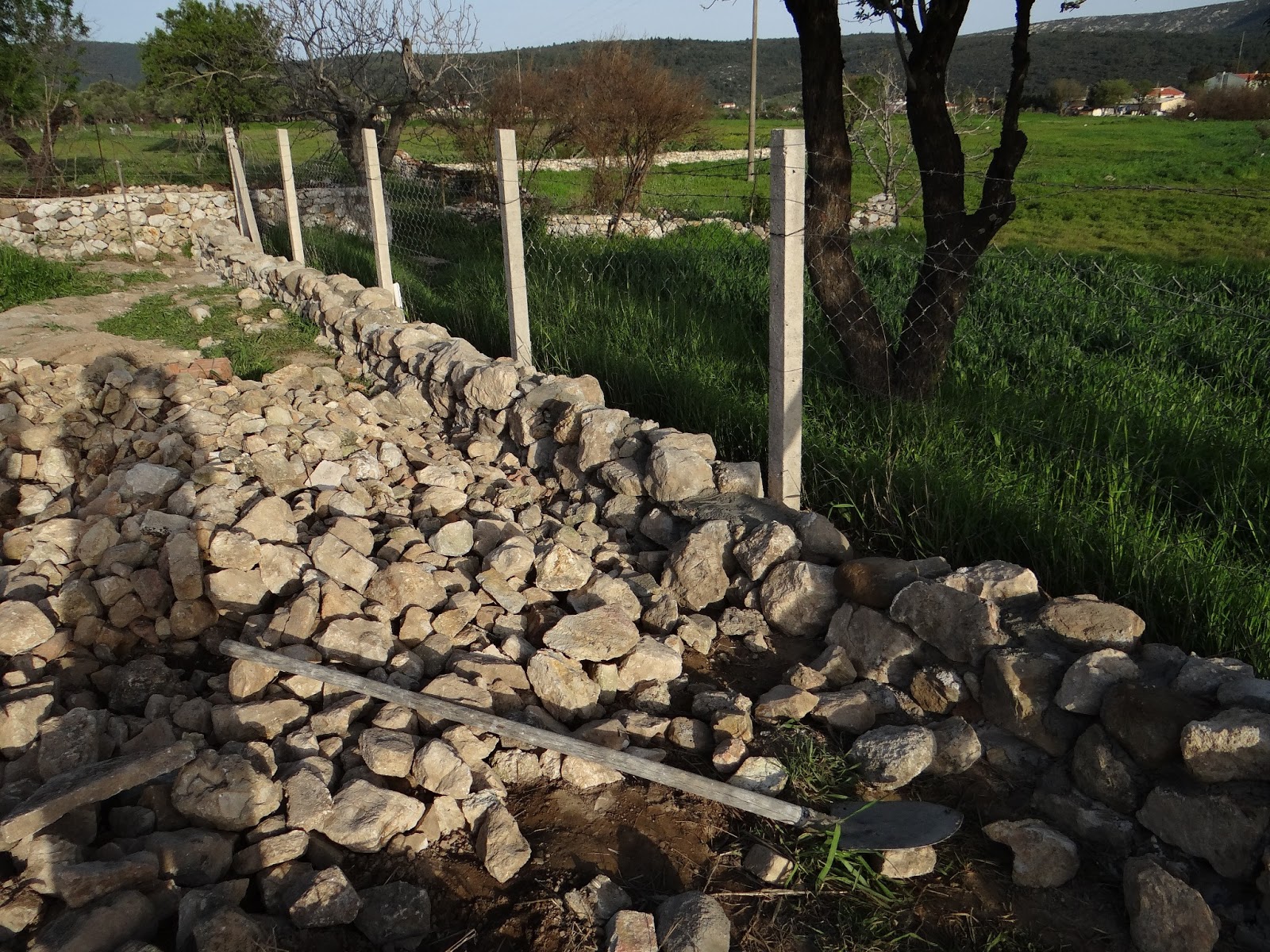 Dİ Bahçesi Duvar Tapımı Aşama 3