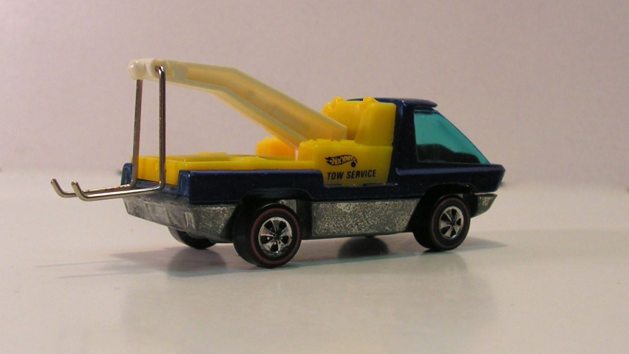 Capital Diecast Garage Hot Wheels 1970 Heavyweight Tow Truck