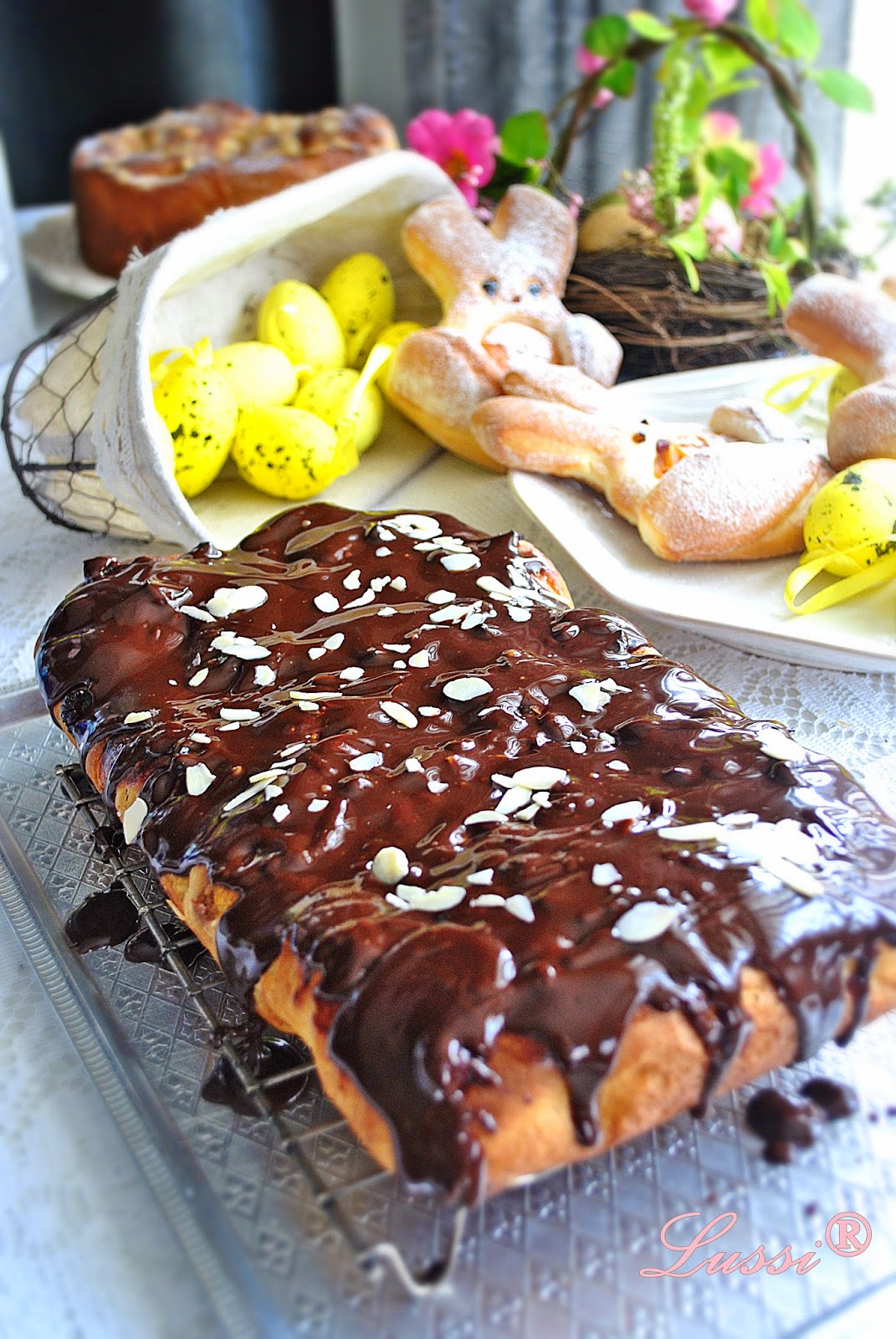 Lussi`s World of Artcraft Козунак със заквасена сметана с халва