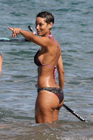 Nicole Murphy shows off her amazing curves in a bikini 