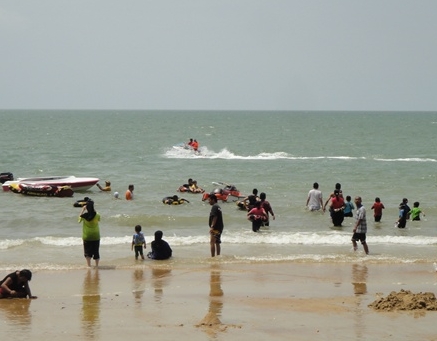 Suka Berenang Like Swimming 2011