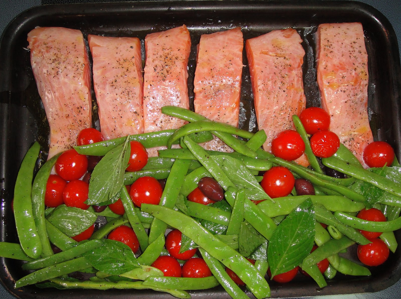 Maryam's Culinary Wonders 254. TrayBaked Salmon with Green Beans