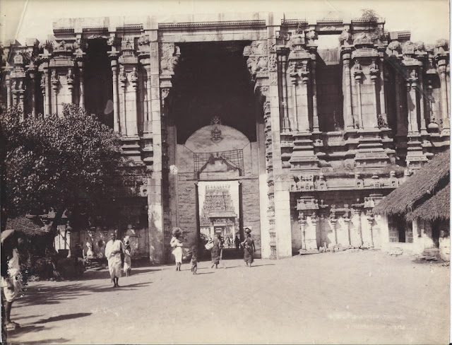 Gateway+of+Sri+Ranganathaswamy+Temple,+Srirangam,+Tiruchirapalli,+Tamil+Nadu+-+1890's