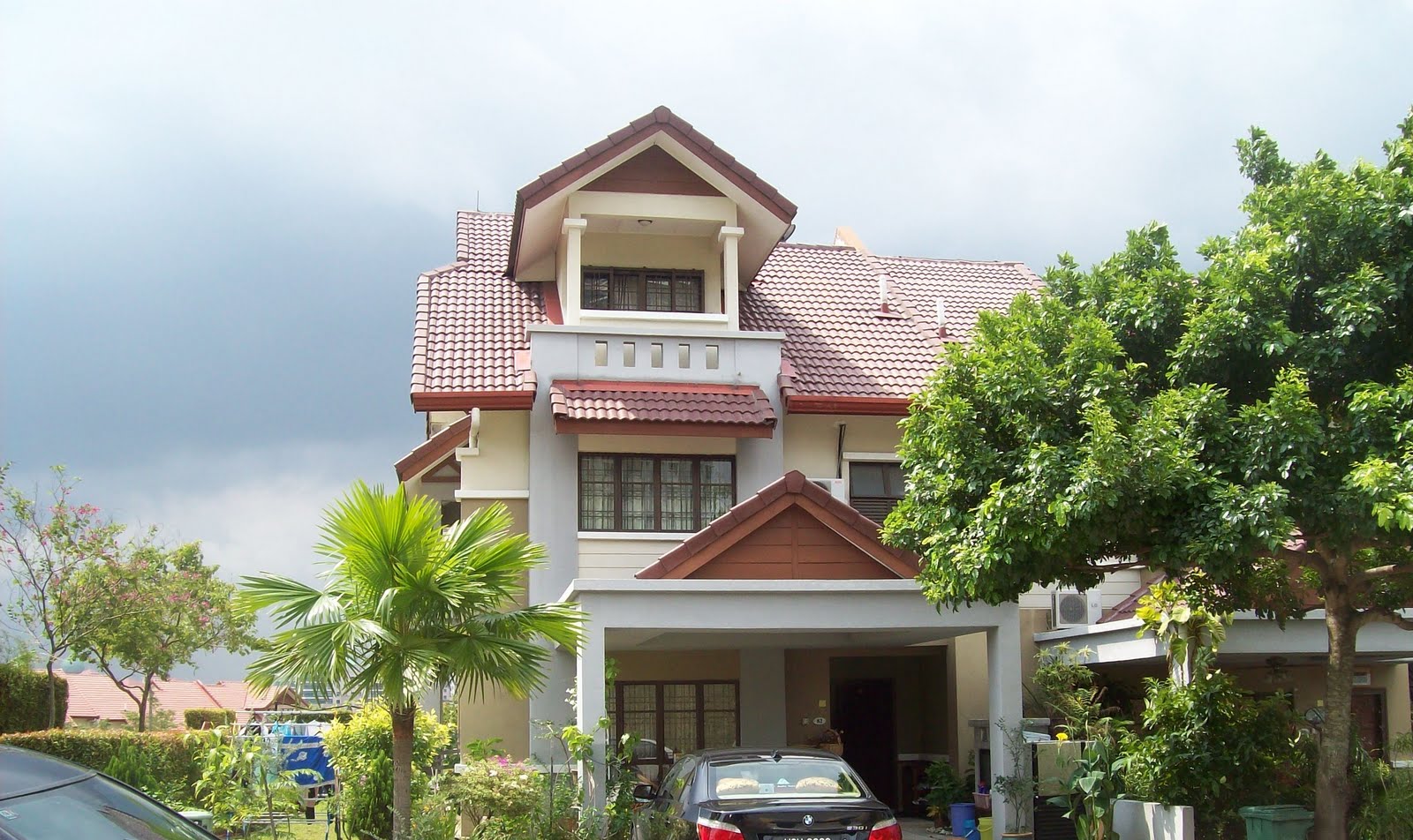 DUNIAKU  Rashidah Ibrahim Pix seni bina.