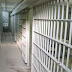 Despiden a celadores acusados de violar a dos detenidas
