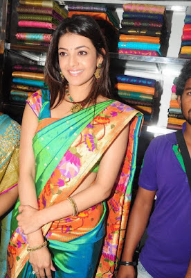 Kajal-Agarwal-Latest-in-Saree-at-Kalanikethan-Show-Room-Launch