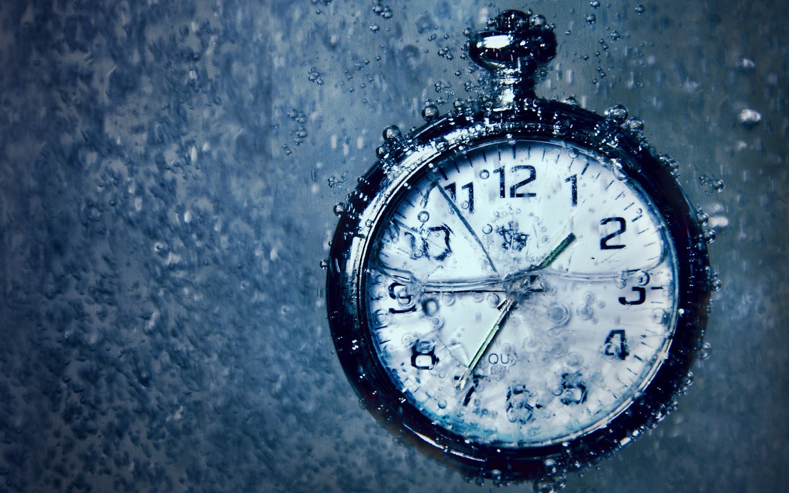 http://2.bp.blogspot.com/-IZRrmfynJdw/UALAm0gSy1I/AAAAAAAACxE/wdPEmqSRzg8/s1600/Vintage_Watch_under_Water_Quartz_HD_Desktop_Wallpaper-Hidefwall.Blogspot.com-.jpg