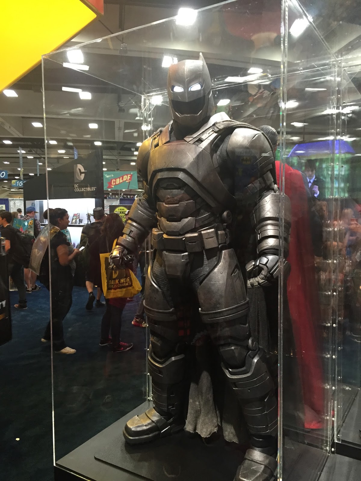 The Crusader's Realm SDCC '15 Batman v Superman "Batfleck" Armor suit