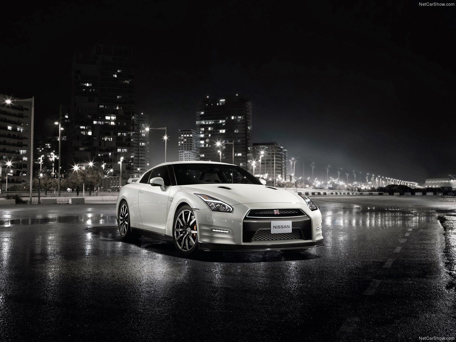 Wallpapers: Nissan GT-R