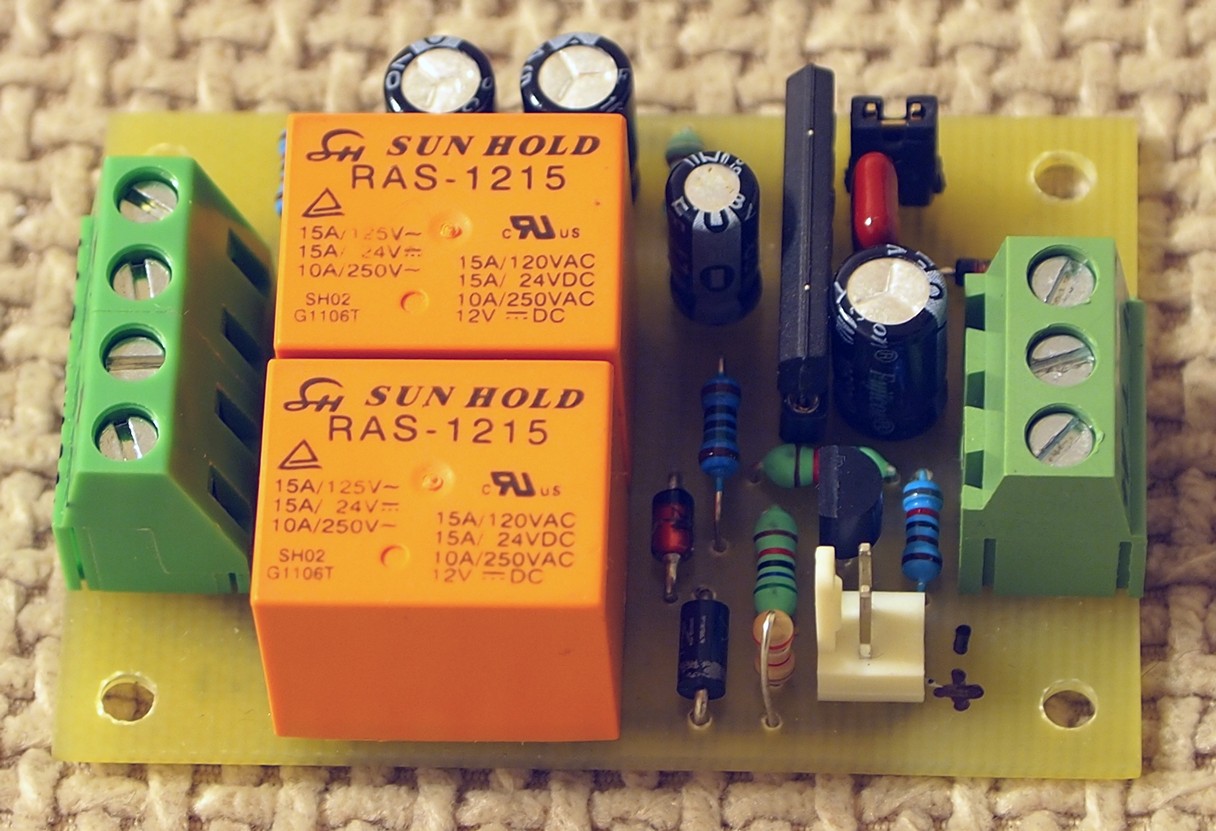 Усилитель Holton 2 х 100 Вт