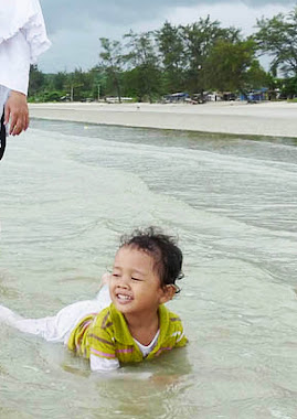 Di pantai Pasiir Padi Pangkalpinang