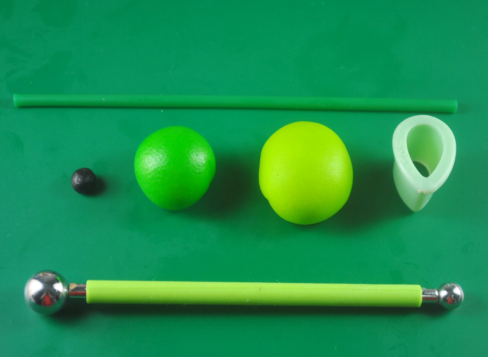 bakery cook and tips How to Make Plants vs Zombies Cupcakes Pea