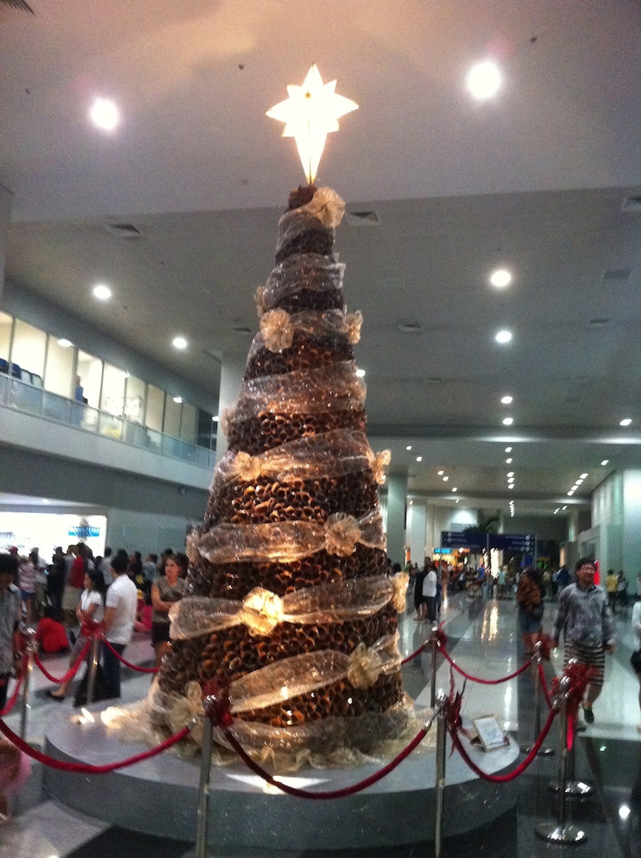 Visit the Louis Vuitton Christmas Tree in Greenbelt