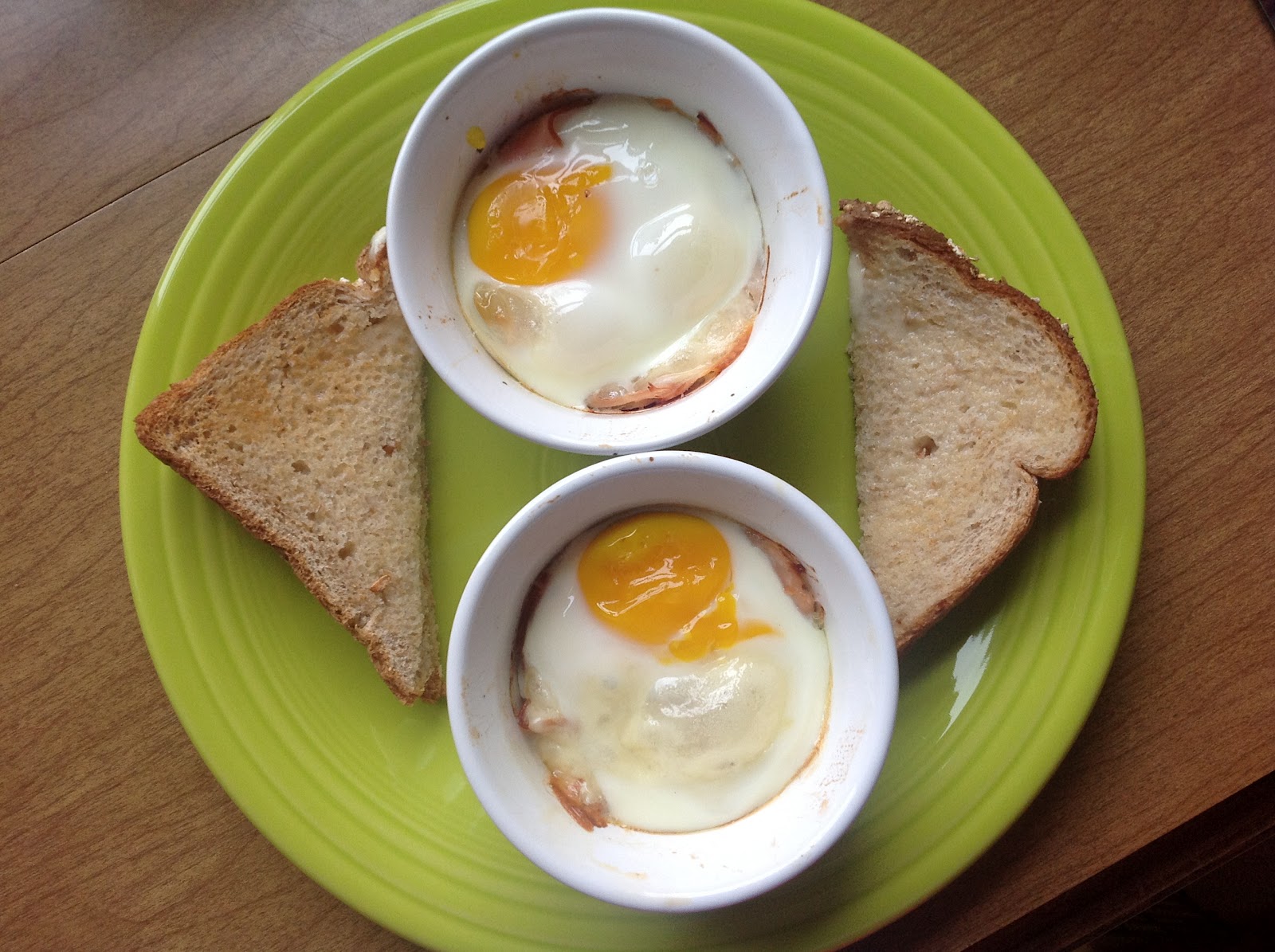 Holly Goes Lightly Egg Cups