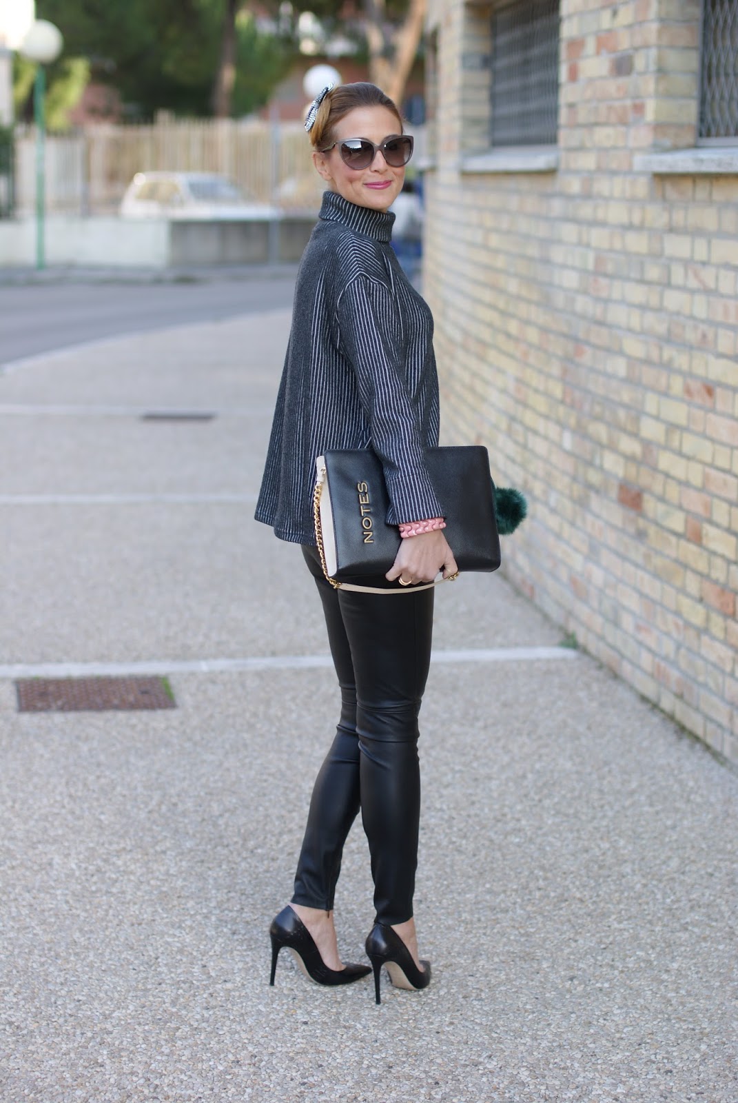 Chic and sophisticated look with a Vogos ribbed sweater, faux leather pants and black pumps on Fashion and Cookies fashion blog, fashion blogger style