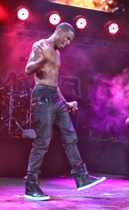 Celeb Saggers Trey Songz Shirtless Amp Sagging
