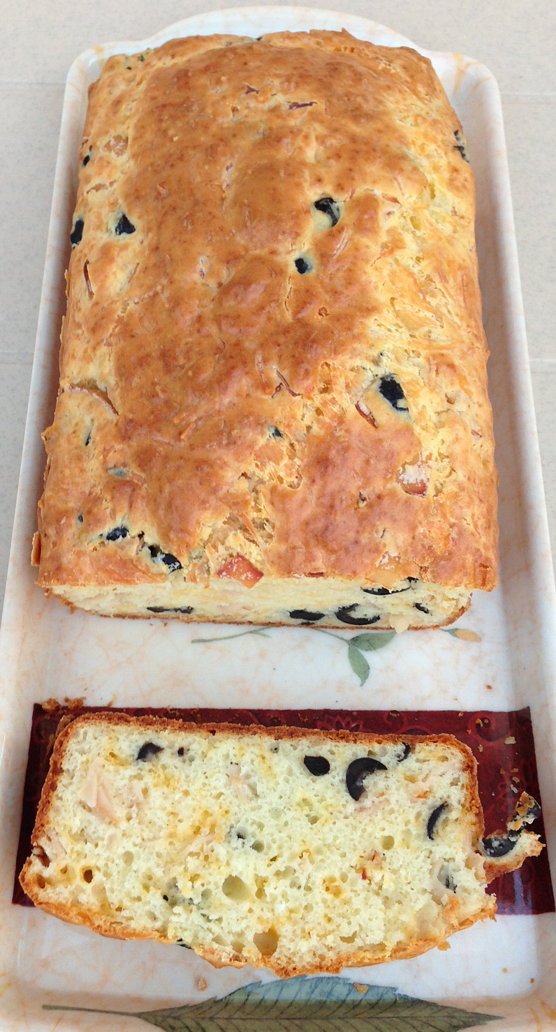 Cooking in the Desert Cheese, Olive and Turkey Ham Bread