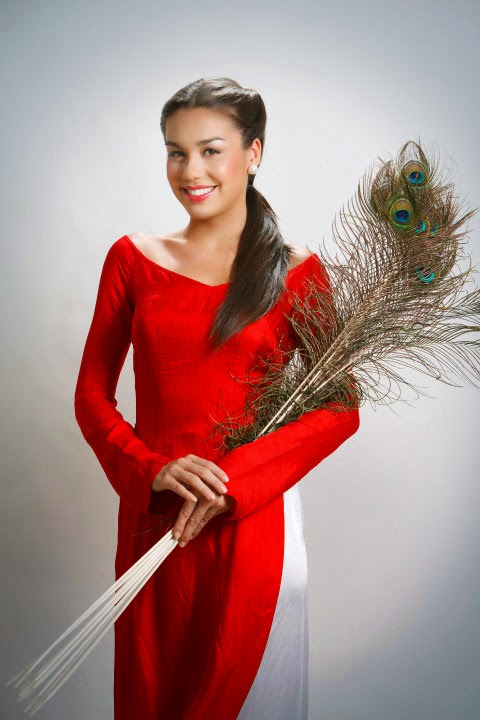 Hoa hậu Trái đất Philippines rạng ngời trong áo dài Việt