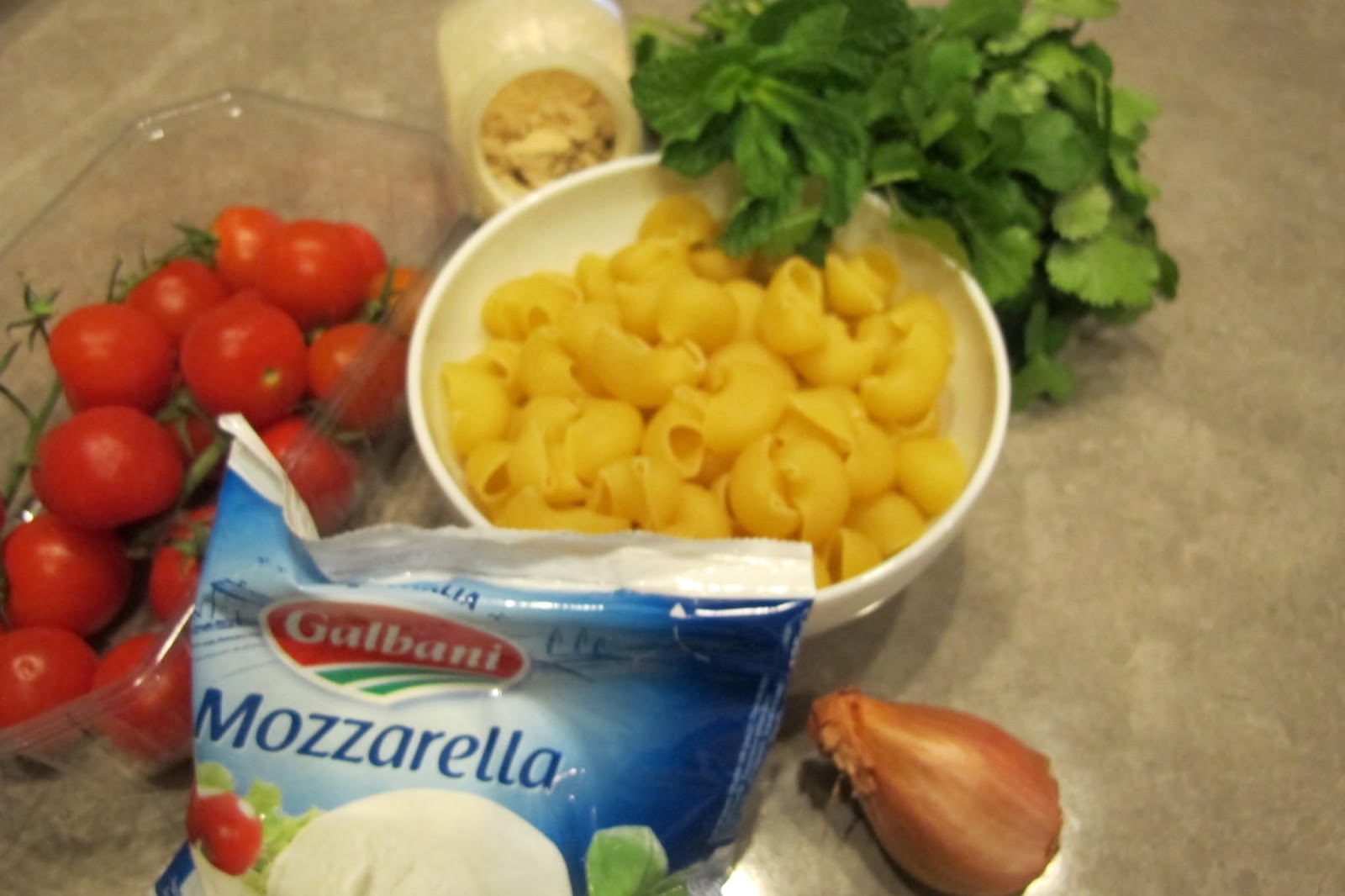 Pâtes à la sauce tomate et mozzarella Le Blog de Cuisine en bouche