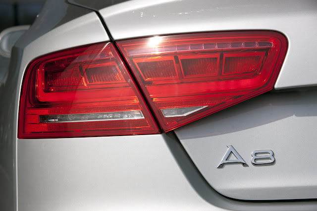 задний фонарь Audi A8 Hybrid 2012 года