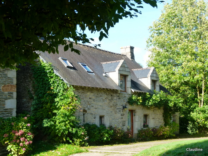 Le retour chez Canelle Village de St Nicolas des eaux