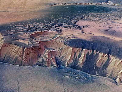 Επιστήμονες: "Ανακάλυψαν νερό στον Άρη"