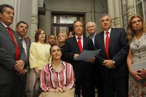 El kirchnerismo denunció por "sedición" a un grupo de senadores opositores