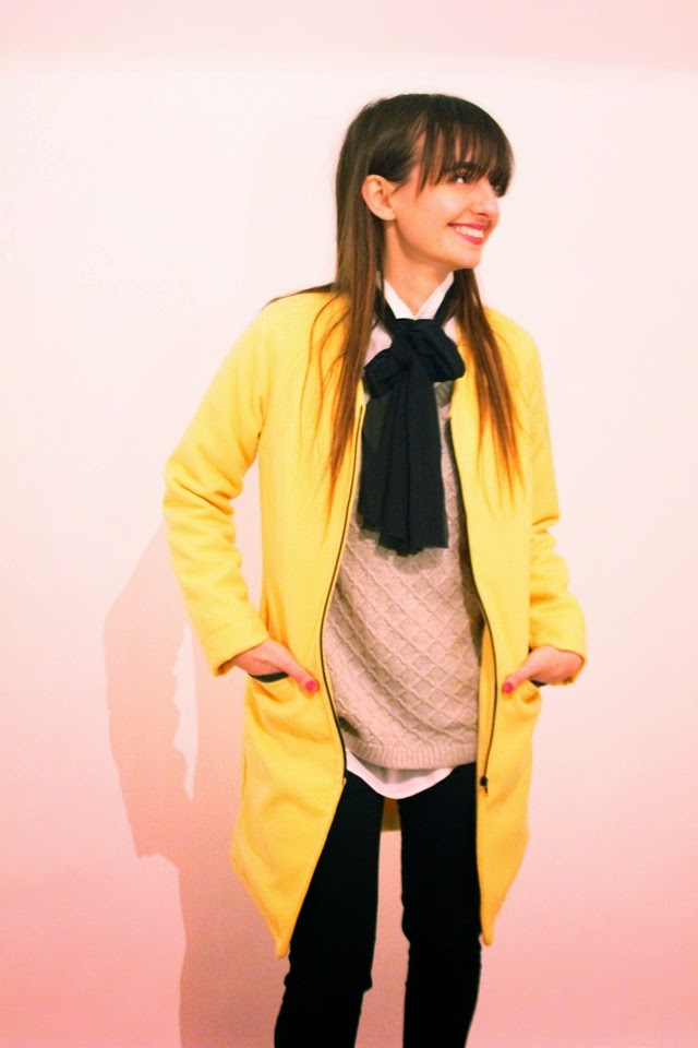 Abrigo amarillo Guillermina Ferrer