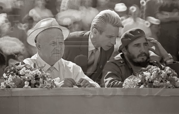 Nikita+Kruschev,+Nikolai+Leonov+y+Fidel+Castro.jpg