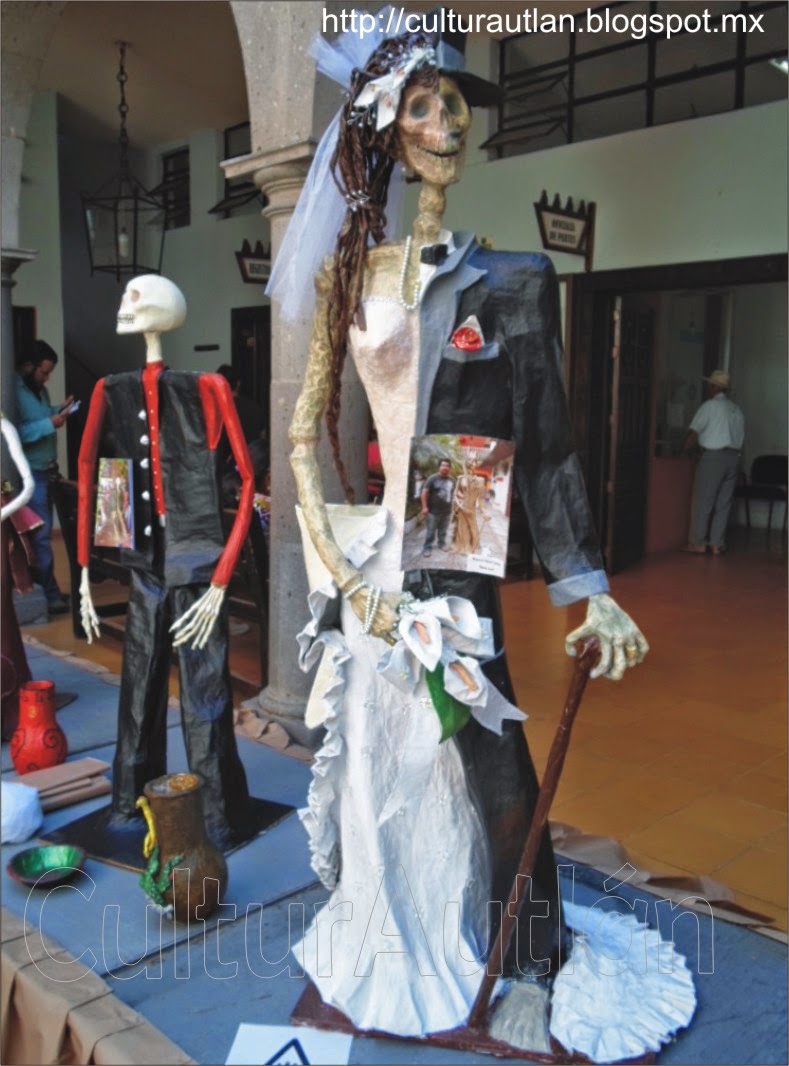 Exposición de catrinas en la Presidencia